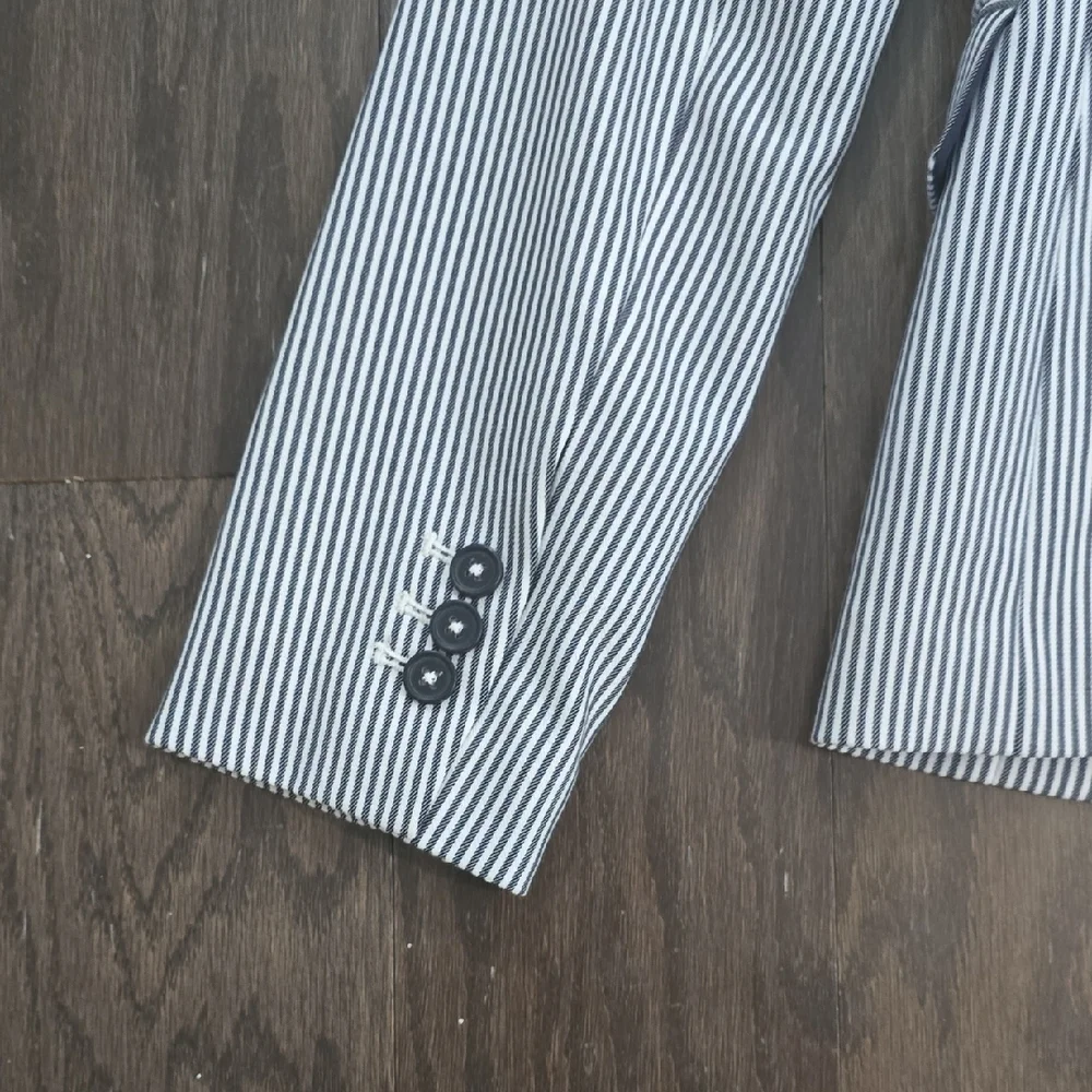 Karl Lagerfeld NWT Pinstripe Blazer Size 6 Women's - Picture 4 of 5